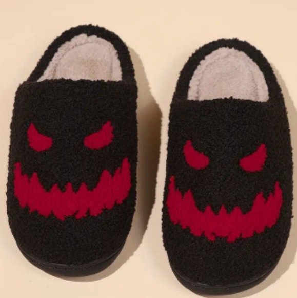 New soft Halloween Fall pumpkin slippers size 5 thru 10 available see al… - Picture 2 of 8